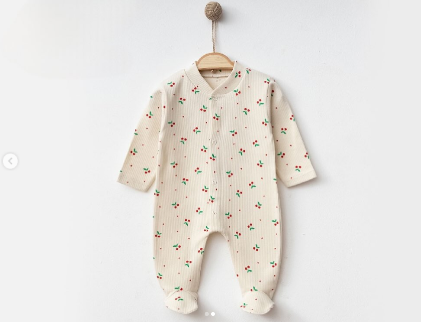 Kiraz desenli ayaklı bebek tulum