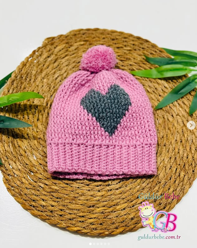 Organik ip el örgüsü bebek bere kalpli