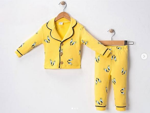 Tweety desenli yakalı bebek pijama takım